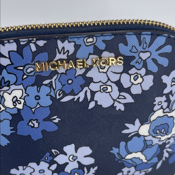 Michael Kors Navy and White Floral Cosmetic Bag - Picture 2 of 9